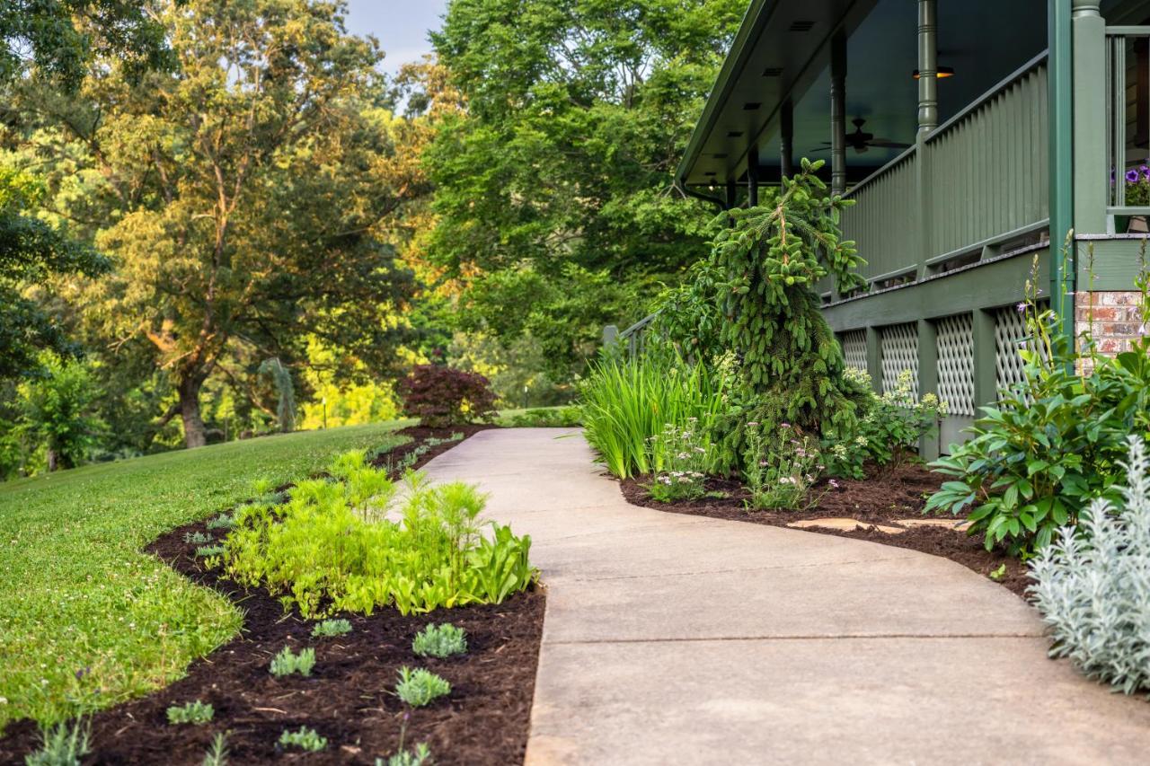 The Inn At Amaris Farms Weaverville Exterior photo